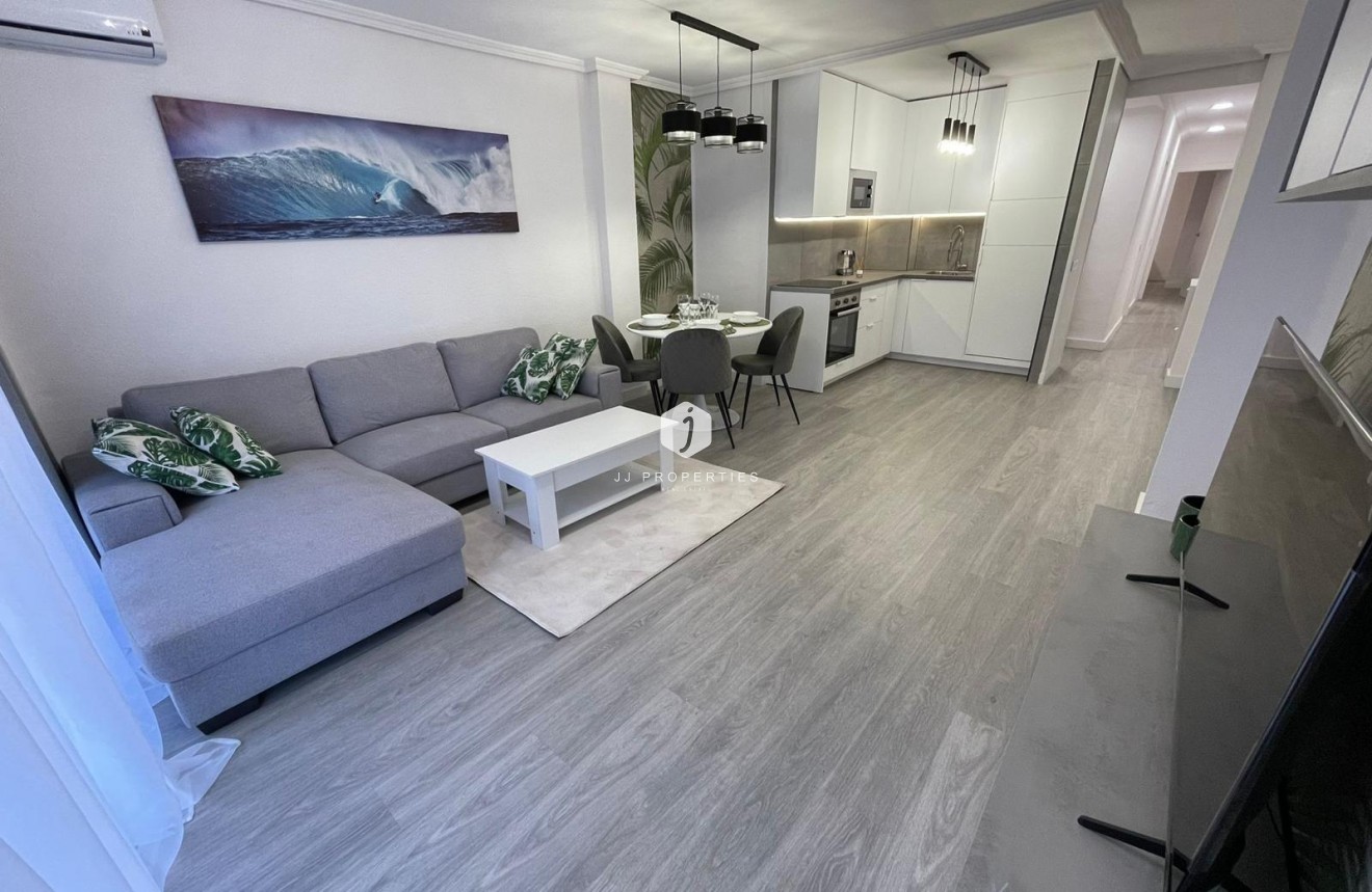 Segunda mano - Apartamento / piso -
Torrevieja - Centro