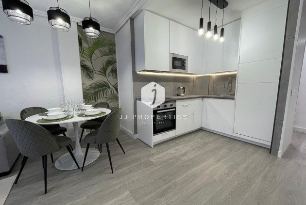 Segunda mano - Apartamento / piso -
Torrevieja - Centro