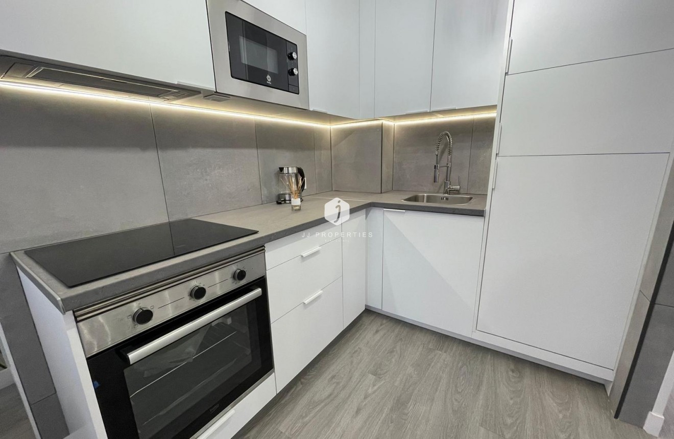 Segunda mano - Apartamento / piso -
Torrevieja - Centro