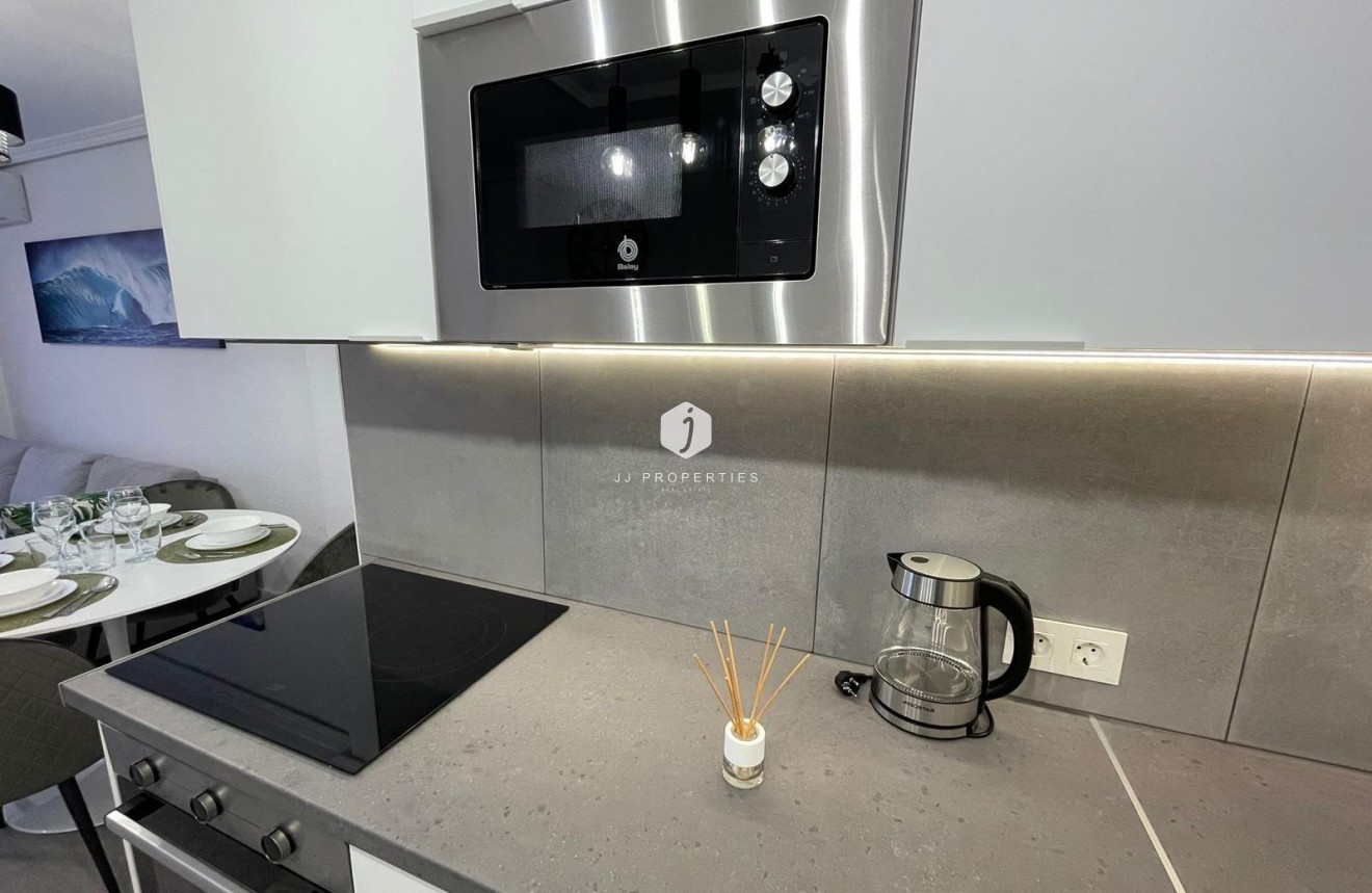 Segunda mano - Apartamento / piso -
Torrevieja - Centro