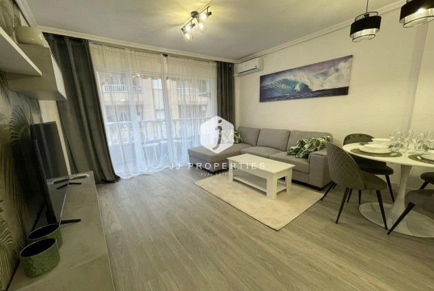 Segunda mano - Apartamento / piso -
Torrevieja - Centro