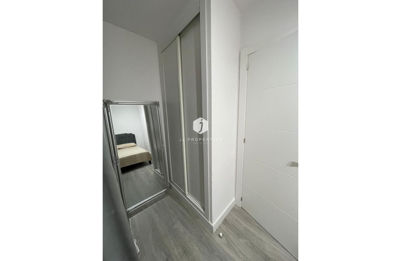 Segunda mano - Apartamento / piso -
Torrevieja - Centro