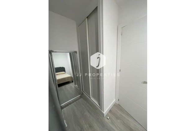 Segunda mano - Apartamento / piso -
Torrevieja - Centro