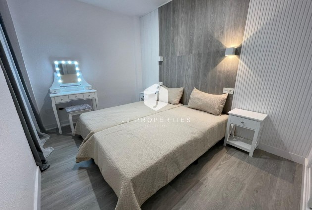 Segunda mano - Apartamento / piso -
Torrevieja - Centro