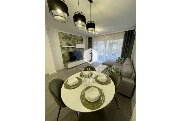 Segunda mano - Apartamento / piso -
Torrevieja - Centro