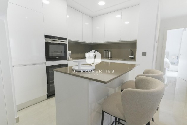 Z drugiej ręki - Villa -
Dolores