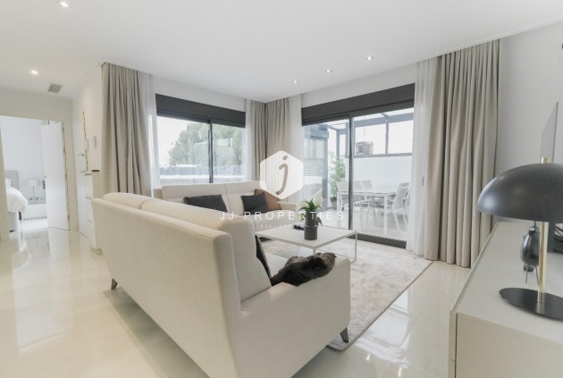 Z drugiej ręki - Villa -
Dolores