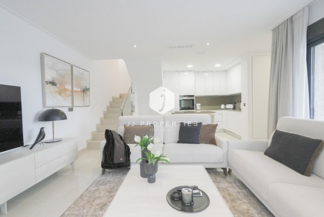 Z drugiej ręki - Villa -
Dolores