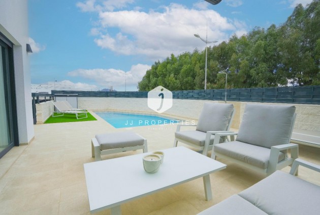 Z drugiej ręki - Villa -
Dolores