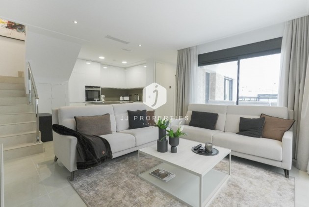 Z drugiej ręki - Villa -
Dolores