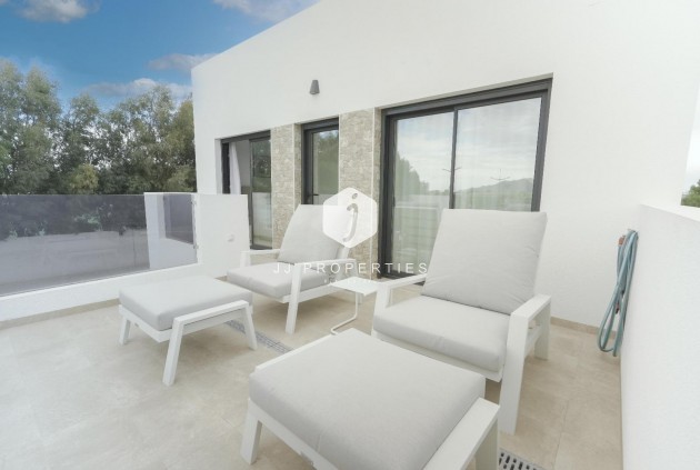 Z drugiej ręki - Villa -
Dolores