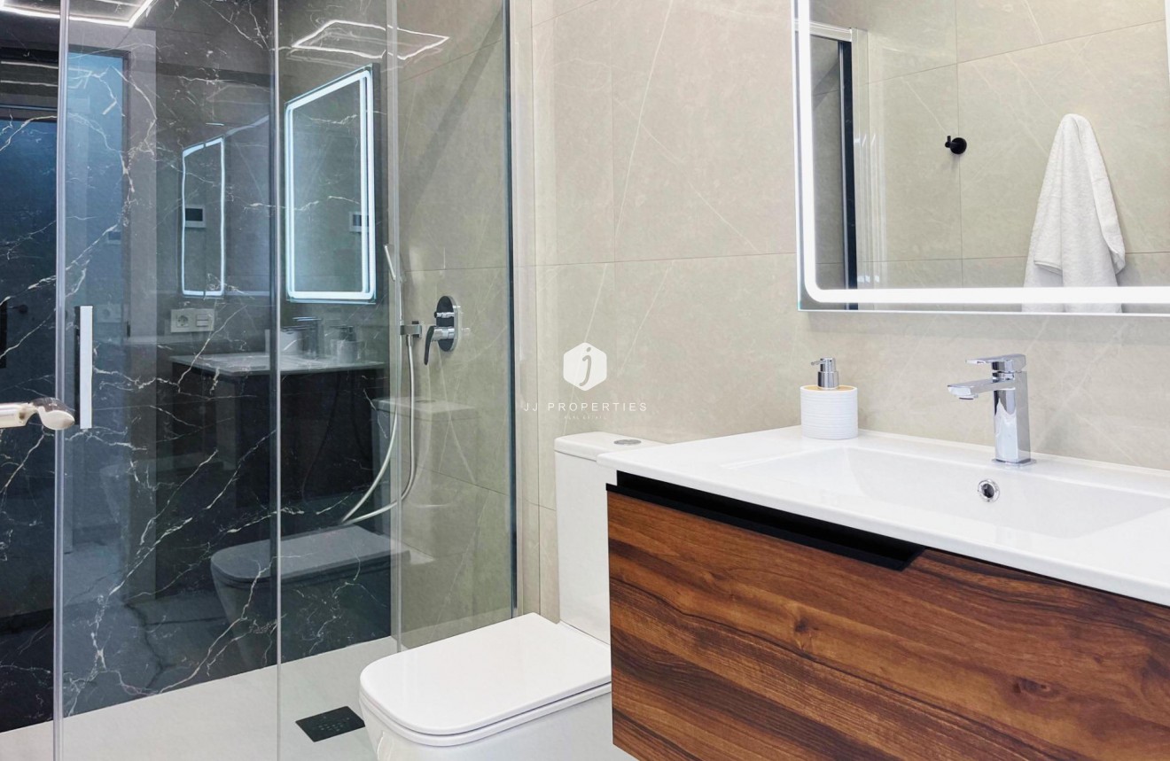 Aus zweiter Hand - Wohnung -
Torrevieja - Playa del Cura