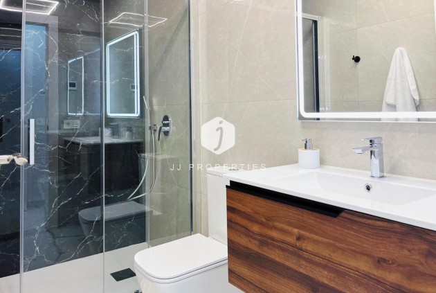 Aus zweiter Hand - Wohnung -
Torrevieja - Playa del Cura