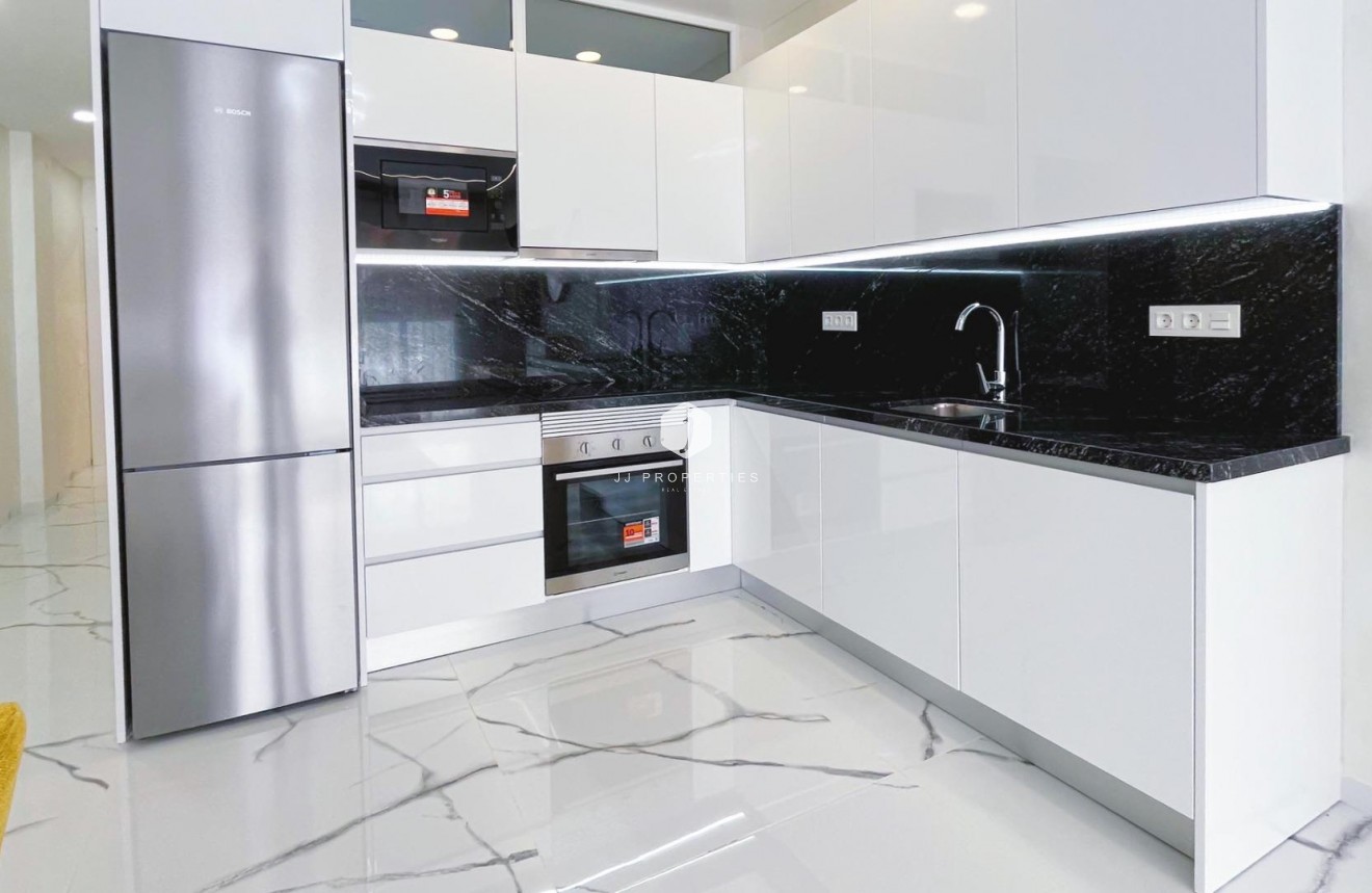 Tweedehands - Appartement / flat -
Torrevieja - Playa del Cura