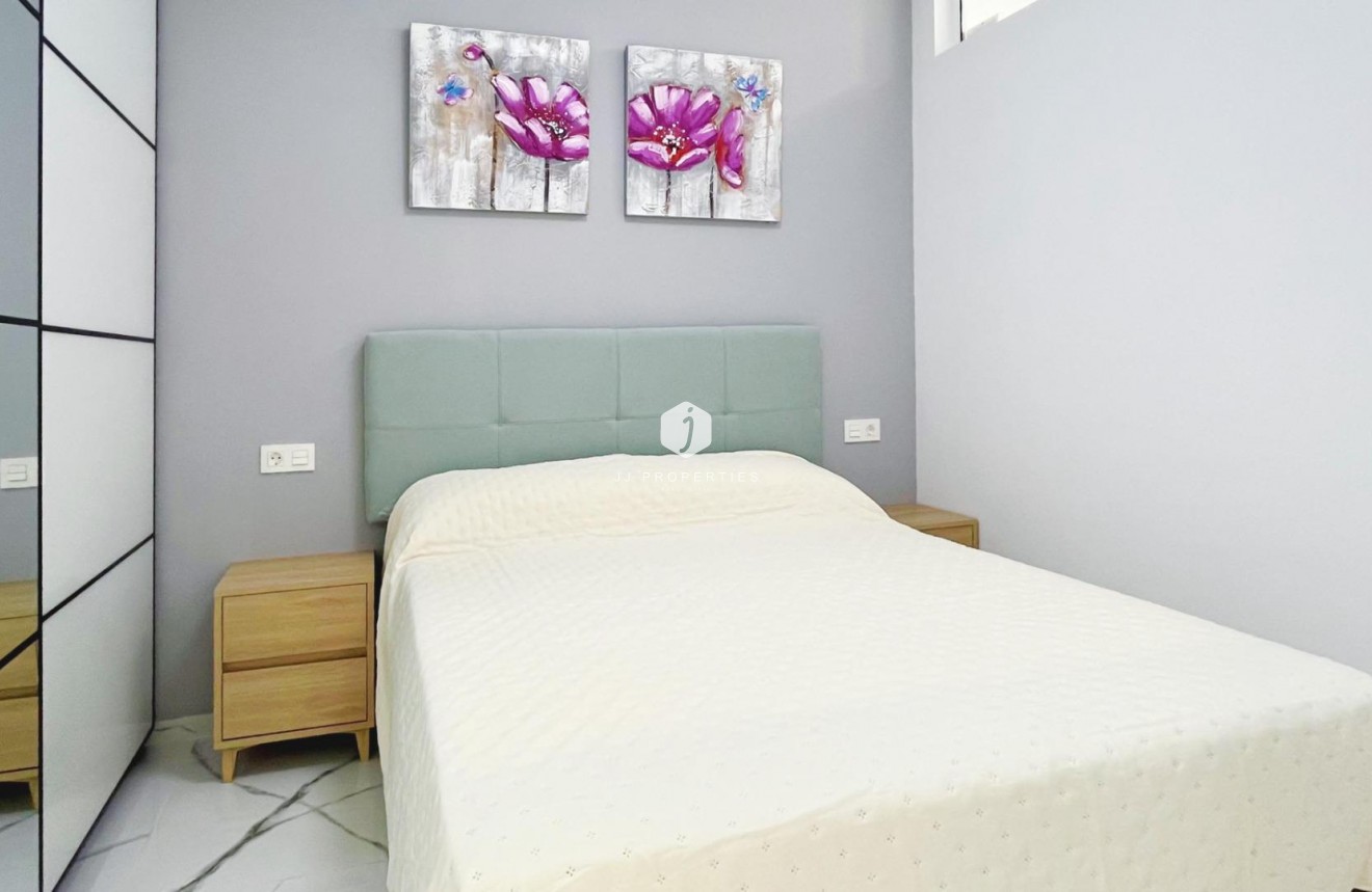 Tweedehands - Appartement / flat -
Torrevieja - Playa del Cura