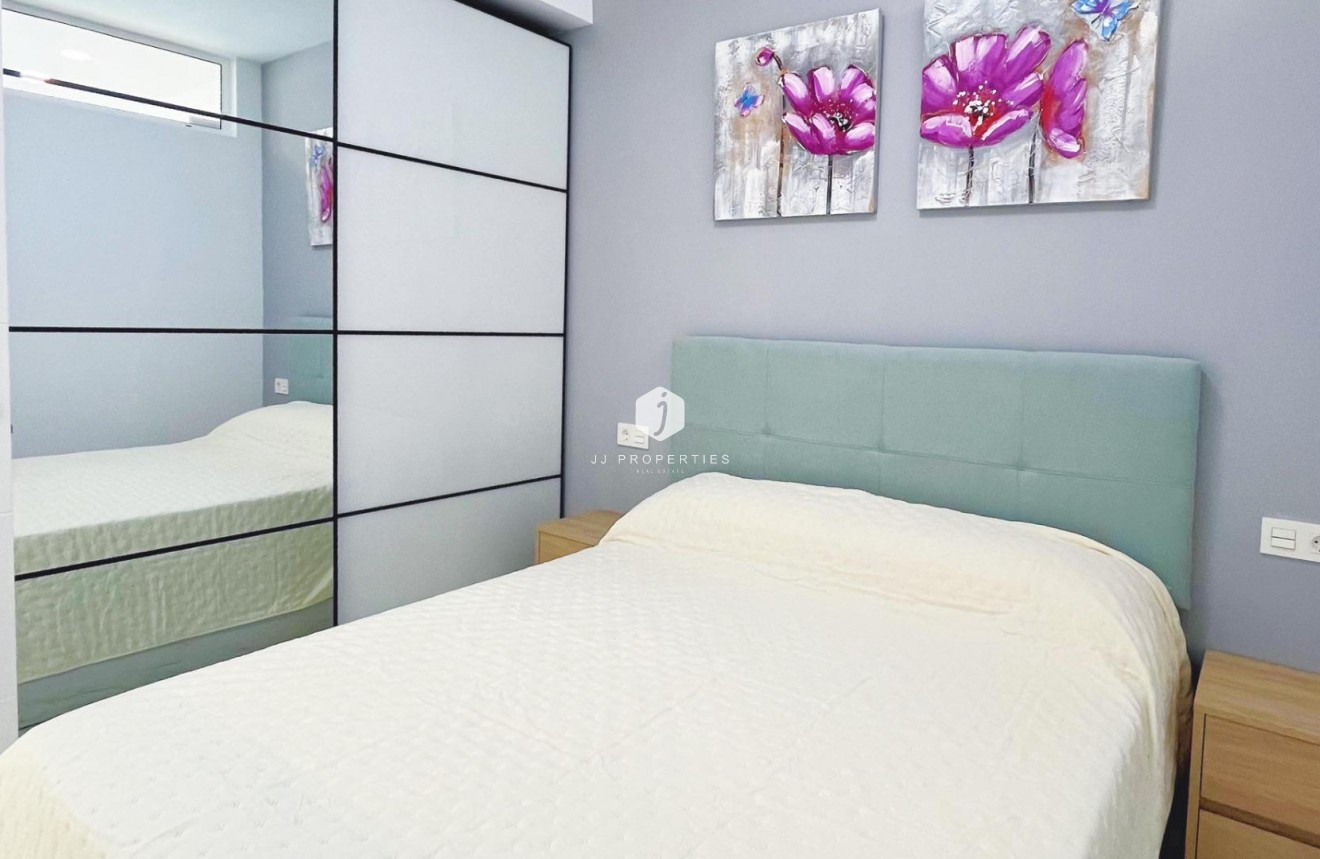 Tweedehands - Appartement / flat -
Torrevieja - Playa del Cura