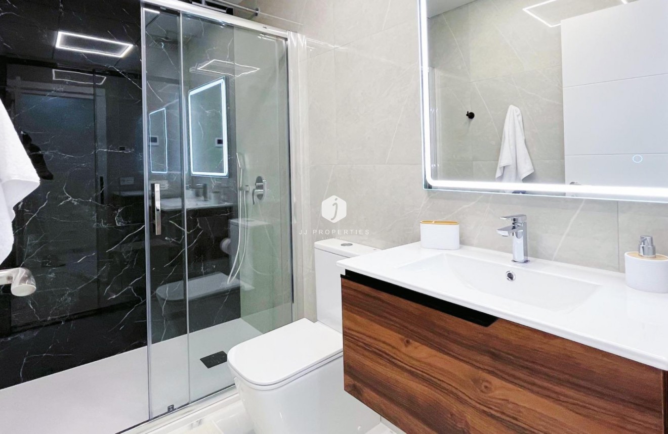 Tweedehands - Appartement / flat -
Torrevieja - Playa del Cura