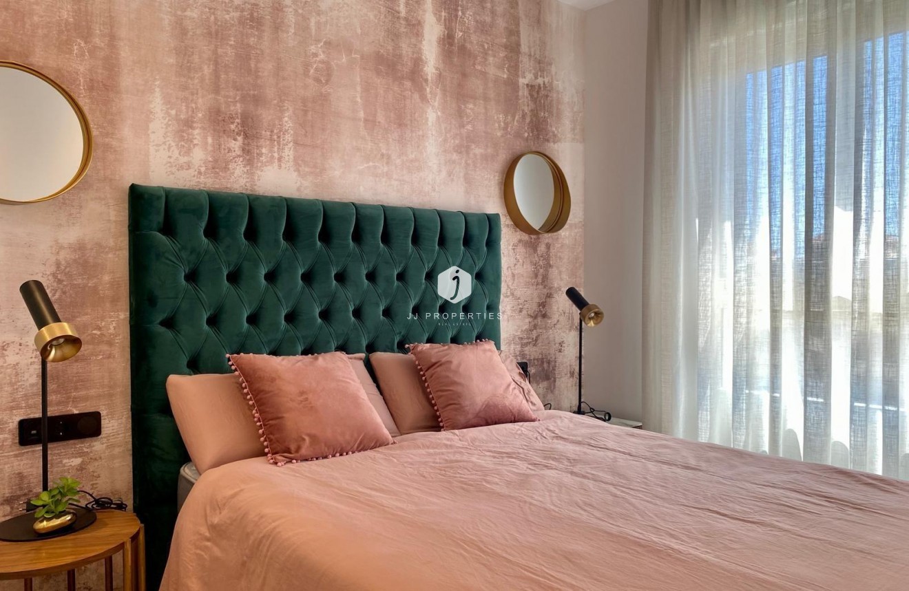 Tweedehands - Penthouse -
Torrevieja - Punta prima