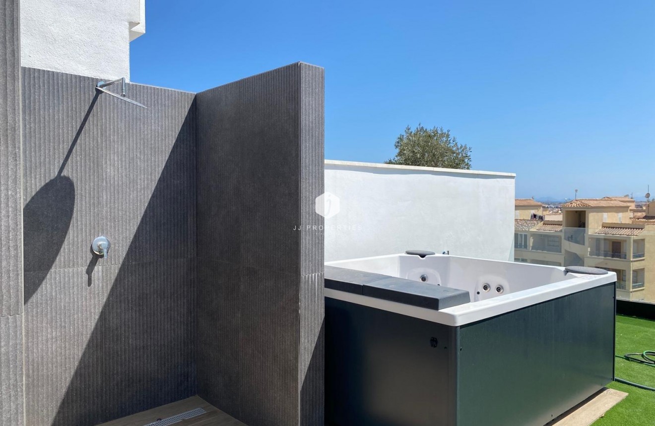 Tweedehands - Penthouse -
Torrevieja - Punta prima