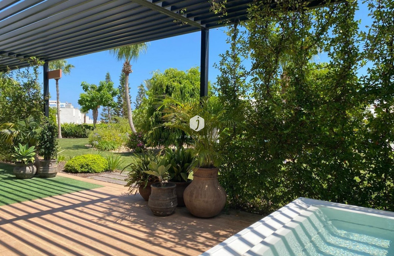 Tweedehands - Penthouse -
Torrevieja - Punta prima