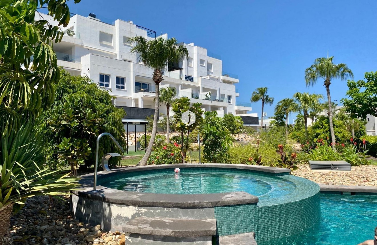 Tweedehands - Penthouse -
Torrevieja - Punta prima