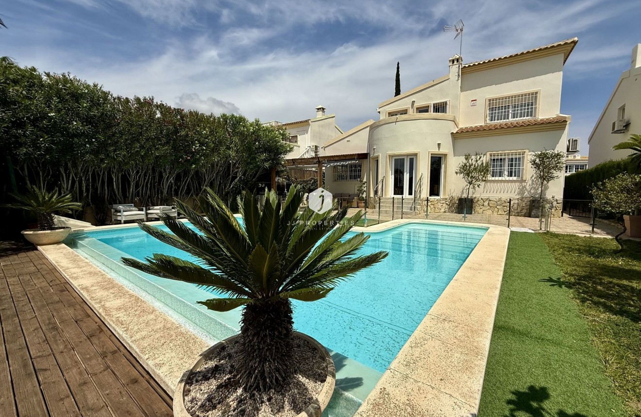 Tweedehands - Villa -
Orihuela Costa - Costa Blanca