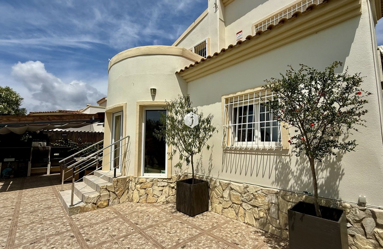 Tweedehands - Villa -
Orihuela Costa - Costa Blanca