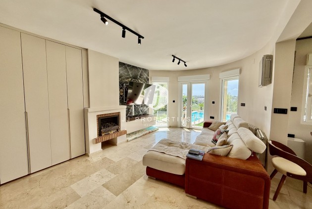 Tweedehands - Villa -
Orihuela Costa - Costa Blanca