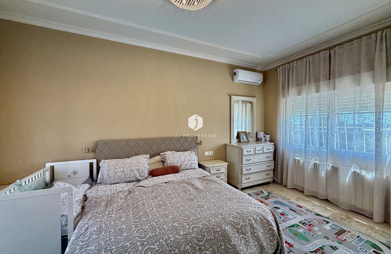 Tweedehands - Villa -
Orihuela Costa - Costa Blanca