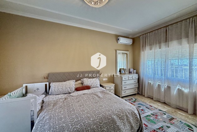 Tweedehands - Villa -
Orihuela Costa - Costa Blanca