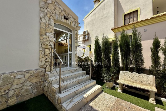 Tweedehands - Villa -
Orihuela Costa - Costa Blanca