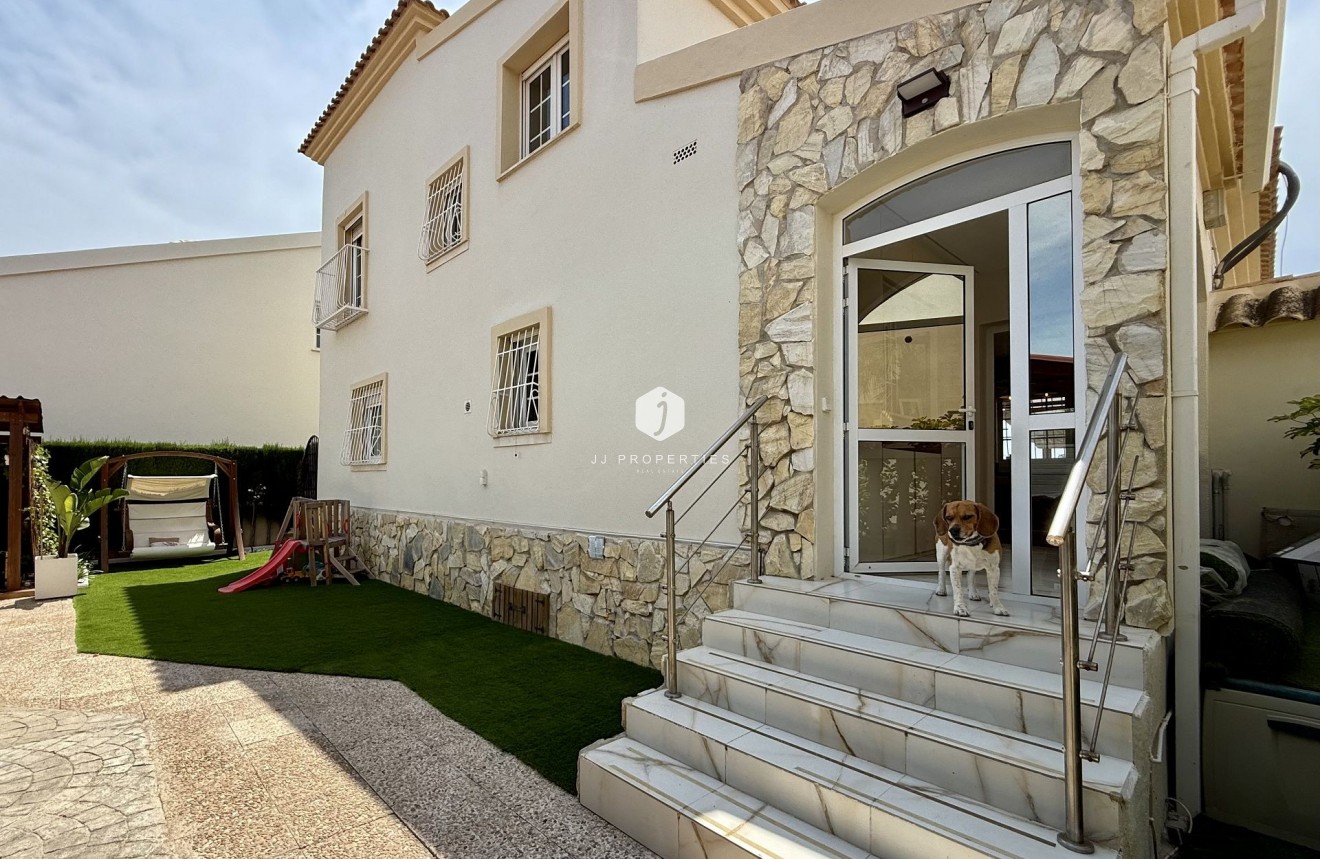 Tweedehands - Villa -
Orihuela Costa - Costa Blanca