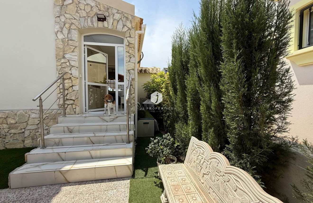 Tweedehands - Villa -
Orihuela Costa - Costa Blanca