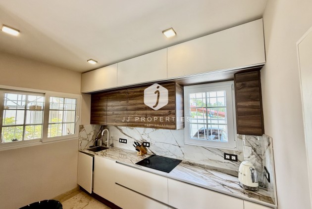 Tweedehands - Villa -
Orihuela Costa - Costa Blanca