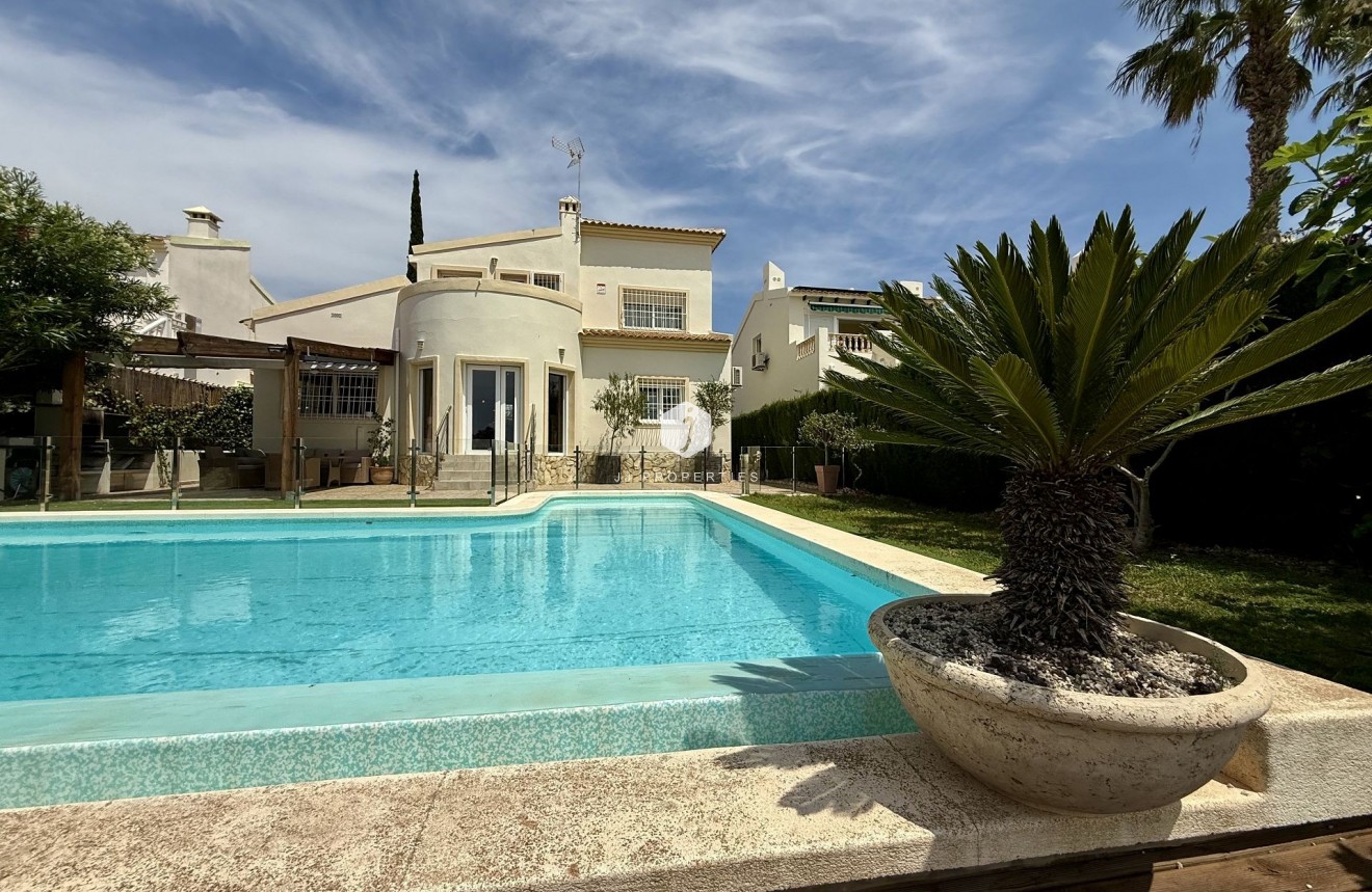 Tweedehands - Villa -
Orihuela Costa - Costa Blanca