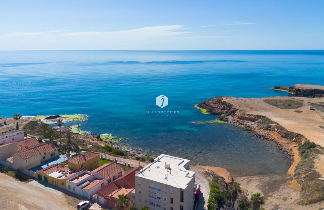 Tweedehands - Villa -
Torrevieja - Rosaleda