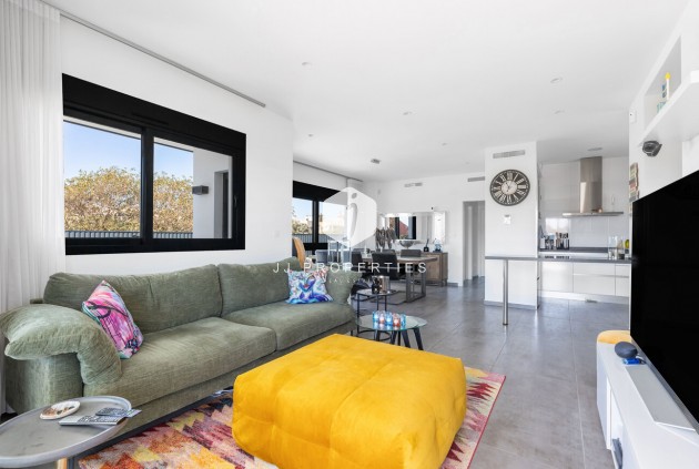 Tweedehands - Villa -
Torrevieja - Rosaleda