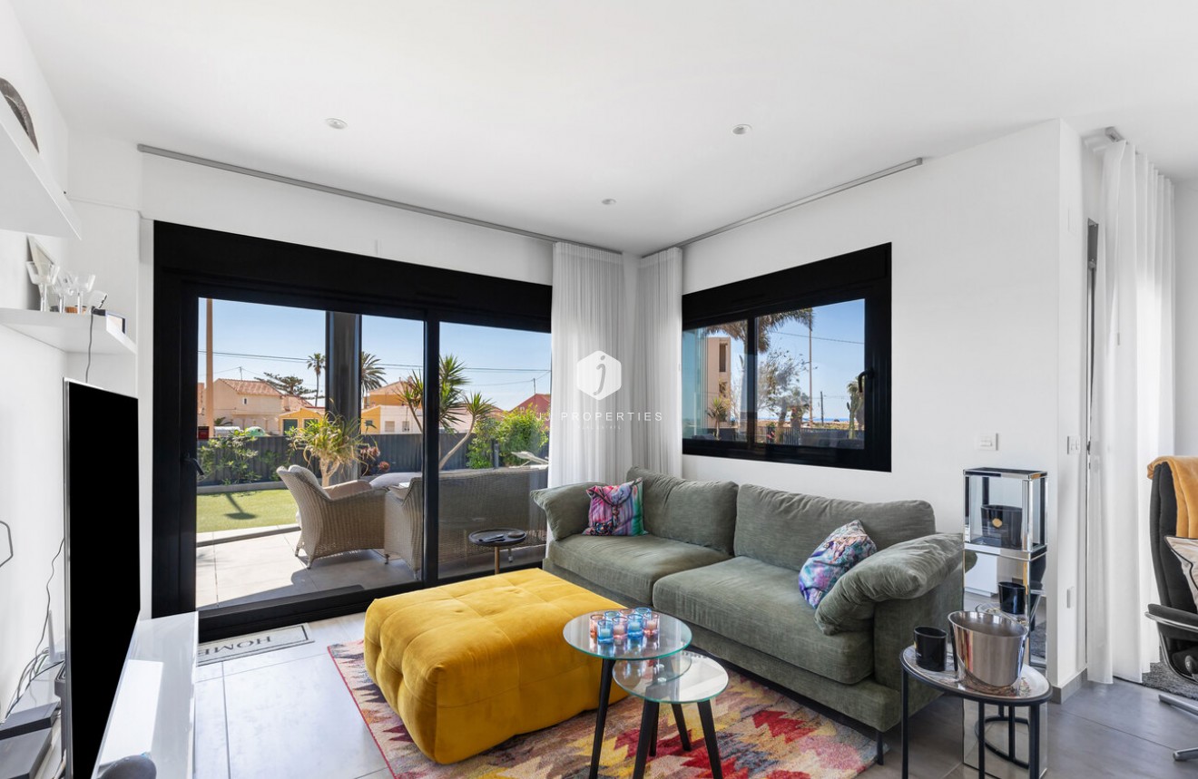 Tweedehands - Villa -
Torrevieja - Rosaleda