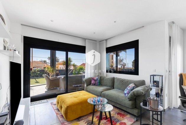 Tweedehands - Villa -
Torrevieja - Rosaleda