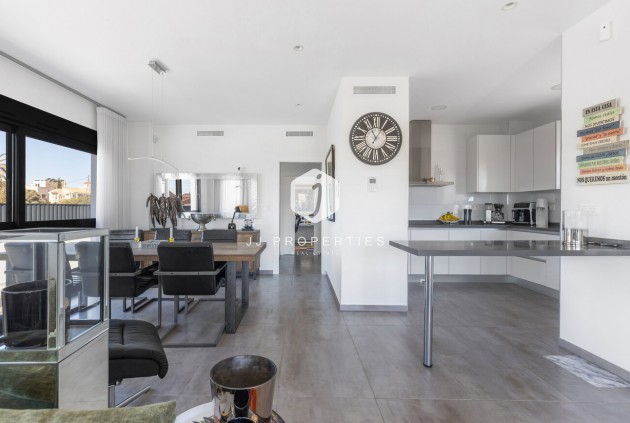 Tweedehands - Villa -
Torrevieja - Rosaleda