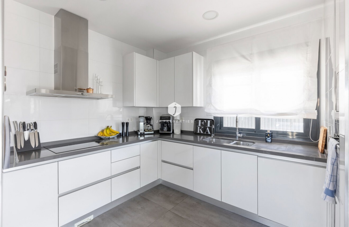 Tweedehands - Villa -
Torrevieja - Rosaleda