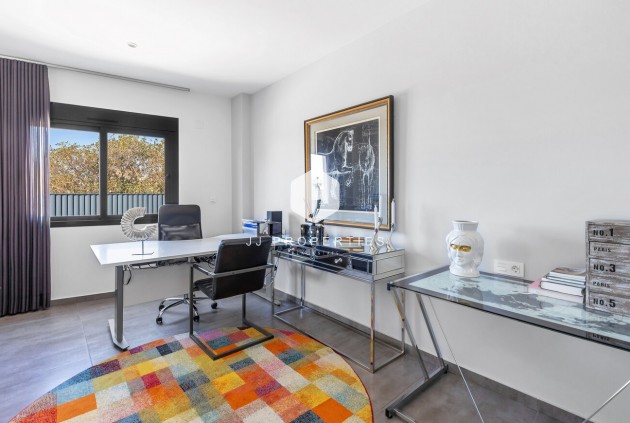 Tweedehands - Villa -
Torrevieja - Rosaleda