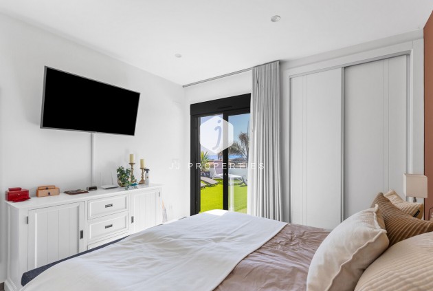 Tweedehands - Villa -
Torrevieja - Rosaleda