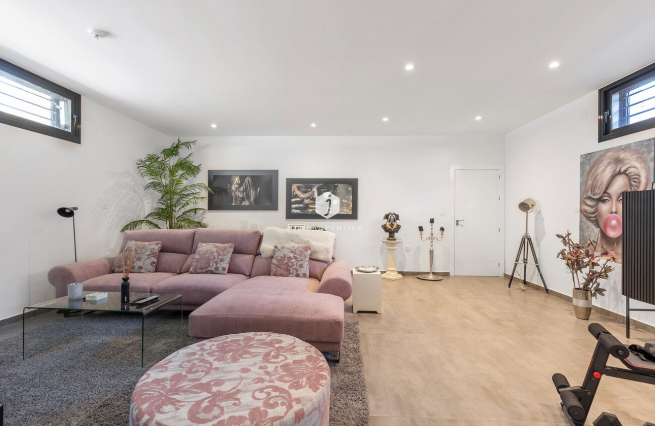 Tweedehands - Villa -
Torrevieja - Rosaleda