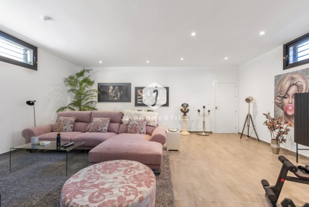 Tweedehands - Villa -
Torrevieja - Rosaleda