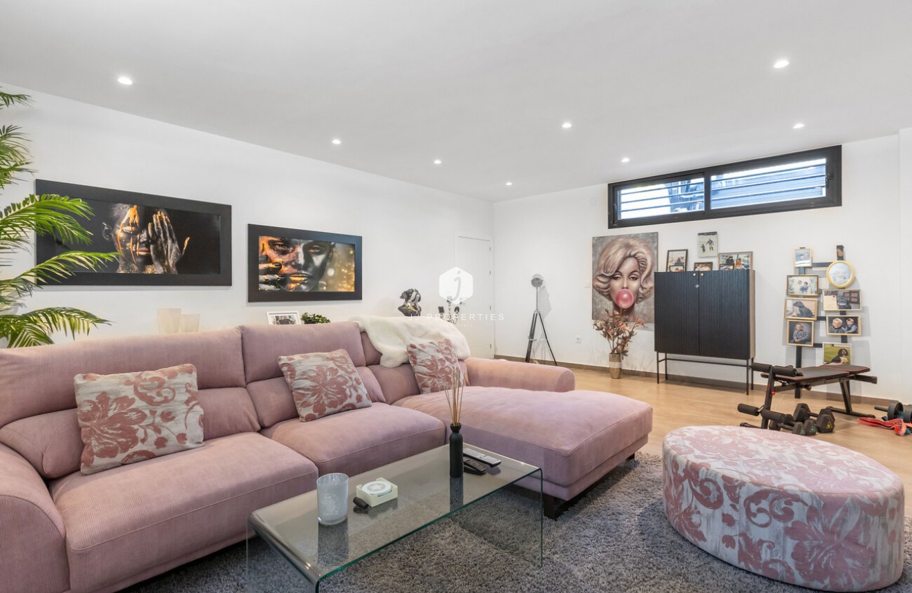 Tweedehands - Villa -
Torrevieja - Rosaleda