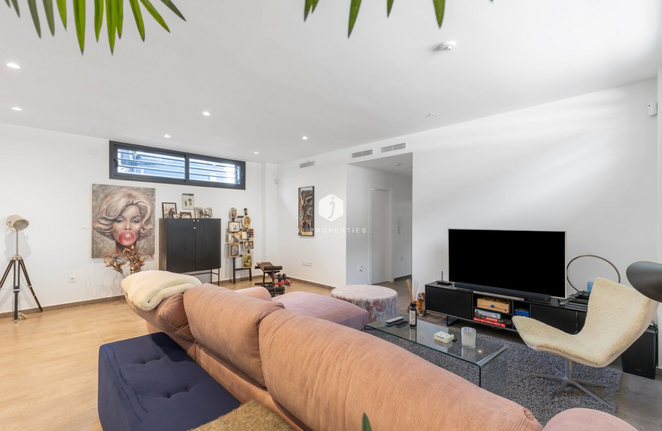 Tweedehands - Villa -
Torrevieja - Rosaleda