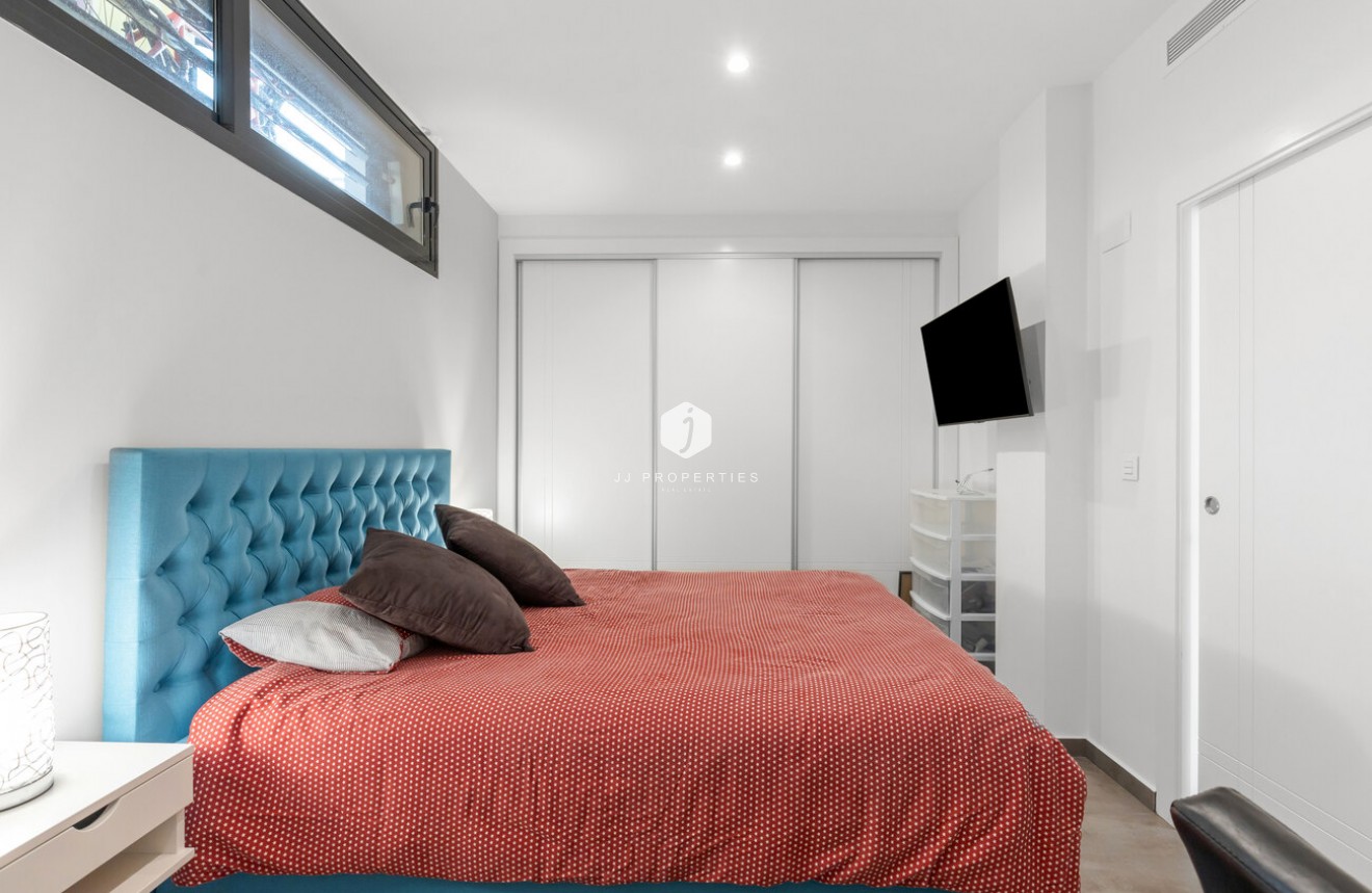 Tweedehands - Villa -
Torrevieja - Rosaleda