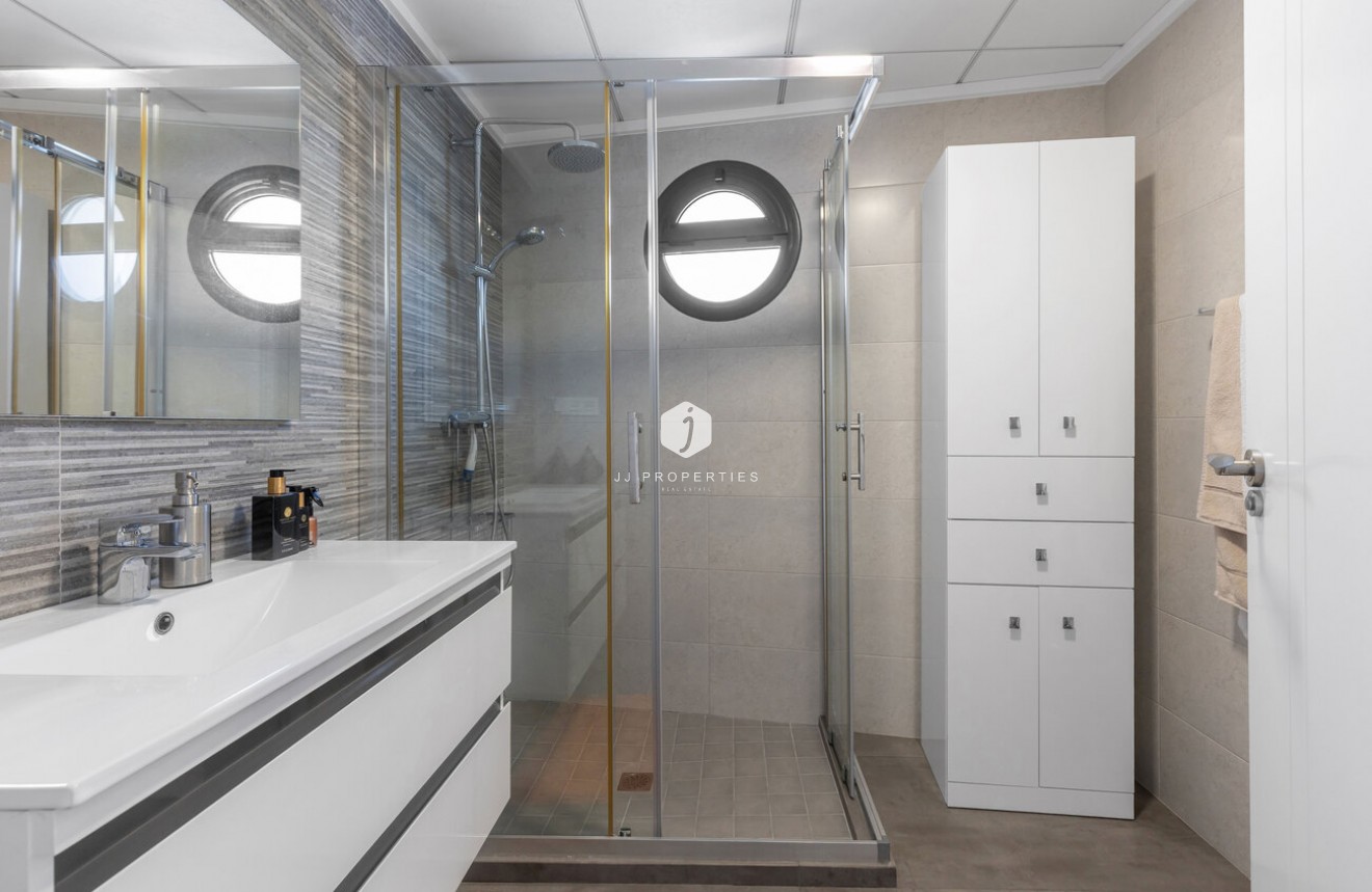 Tweedehands - Villa -
Torrevieja - Rosaleda