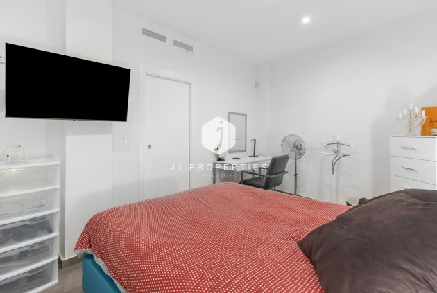 Tweedehands - Villa -
Torrevieja - Rosaleda